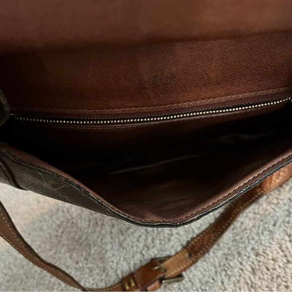 Louis Vuitton Brown Monogram Crossbody Bag with Saddle Shape - Picture 8 of 9